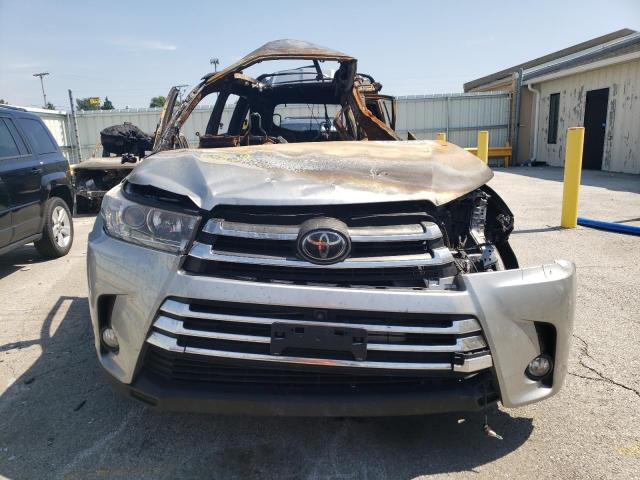 Фото 5 с аукциона – 2017 TOYOTA HIGHLANDER с VIN 5TDDZRFHXHS448165
