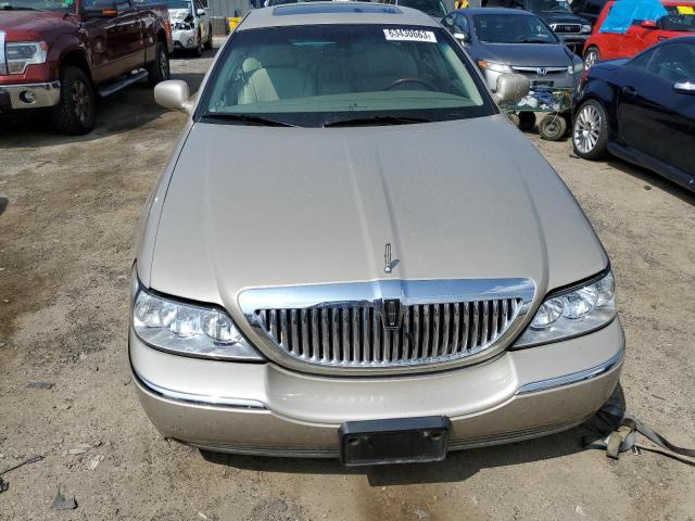 Photo 5 from auction – 2004 LINCOLN TOWN CAR U with VIN 1LNHM83W84Y680027