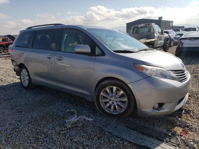Zdjęcie 4 z aukcji – 2012 TOYOTA SIENNA XLE z VIN 5TDDK3DCXCS033459