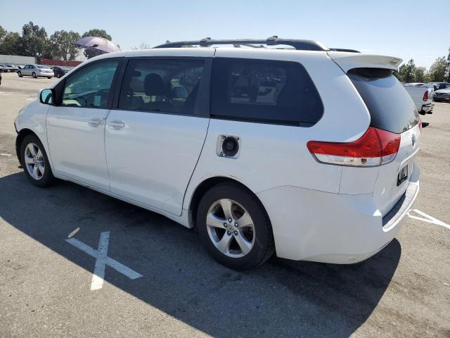 Photo 2 from auction – 2013 TOYOTA SIENNA LE with VIN 5TDKK3DC7DS329175
