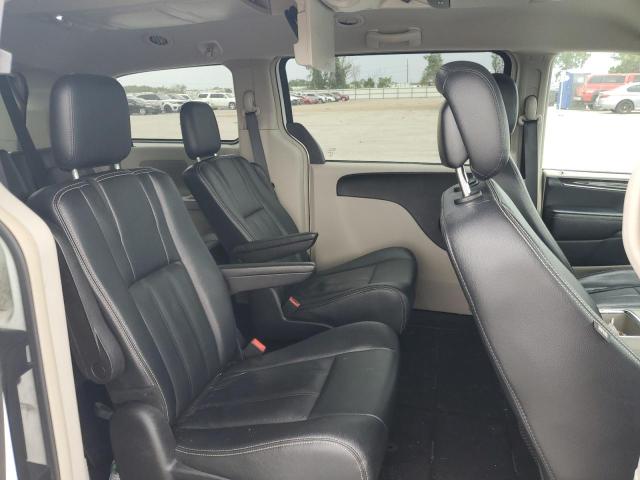 Photo 10 from auction – 2016 CHRYSLER TOWN & COU with VIN 2C4RC1BG2GR155986