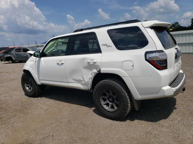 Photo 2 from auction – 2020 TOYOTA 4RUNNER SR with VIN JTEBU5JR9L5777657