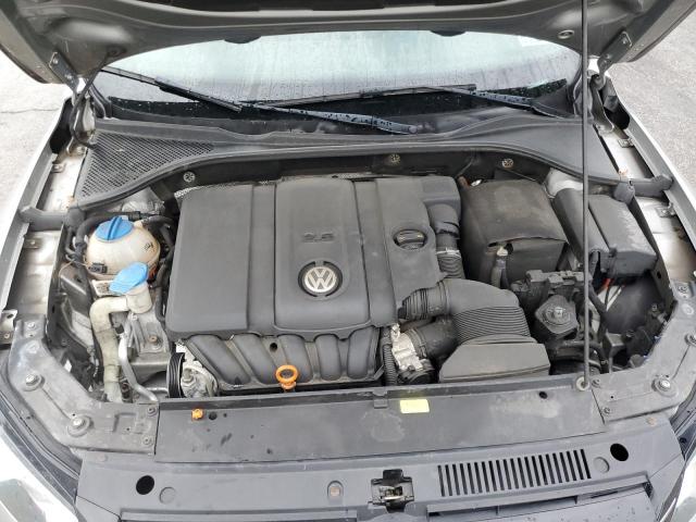 Photo 11 from auction – 2013 VOLKSWAGEN PASSAT SE with VIN 1VWBP7A33DC011095