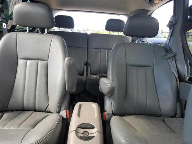 Photo 10 from auction – 2004 CHRYSLER TOWN & COU with VIN 2C4GP54L34R584613