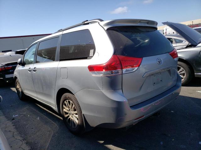 Photo 2 from auction – 2014 TOYOTA SIENNA XLE with VIN 5TDYK3DC8ES474012