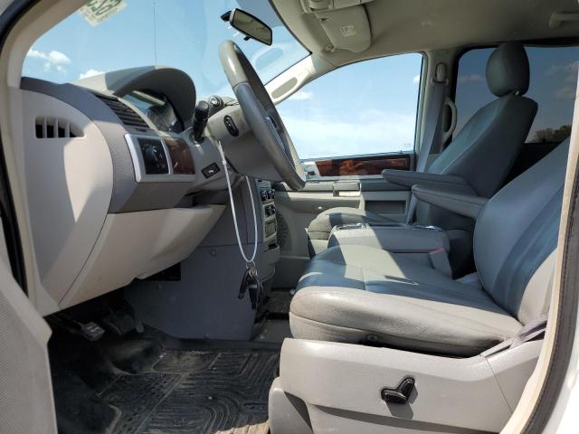 Photo 7 from auction – 2010 CHRYSLER TOWN & COU with VIN 2A4RR5D10AR110304