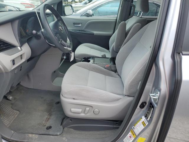 Photo 7 from auction – 2017 TOYOTA SIENNA LE with VIN 5TDKZ3DC3HS781366