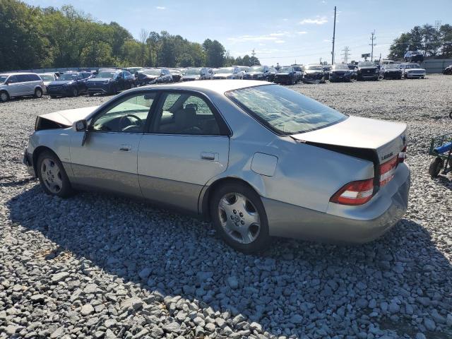 Снимка 2 от търг – 2001 LEXUS ES 300 с VIN JT8BF28GX10312864