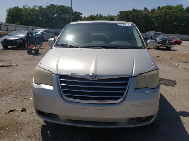 Photo 5 from auction – 2008 CHRYSLER TOWN & COU with VIN 2A8HR54P68R671759