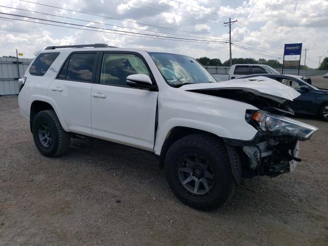 Photo 4 from auction – 2020 TOYOTA 4RUNNER SR with VIN JTEBU5JR9L5777657