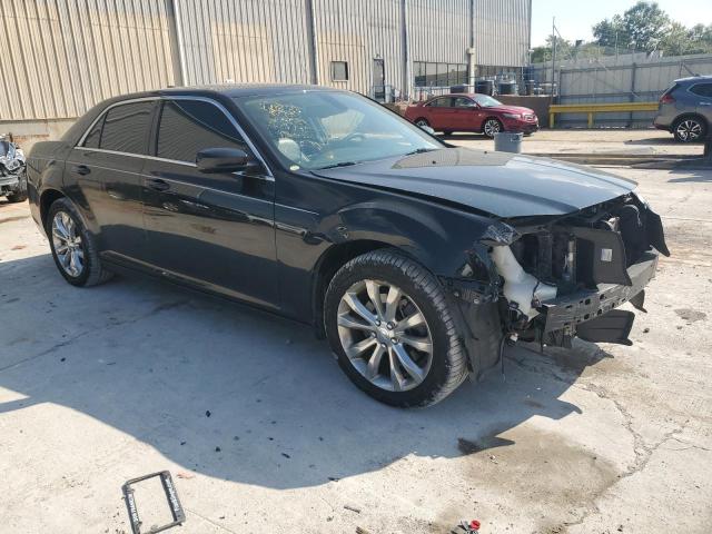 Photo 4 from auction – 2019 CHRYSLER 300 TOURIN with VIN 2C3CCARG2KH517572