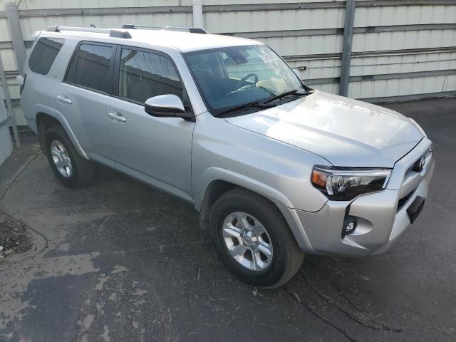 Photo 4 from auction – 2022 TOYOTA 4RUNNER SR with VIN JTEEU5JR2N5259194