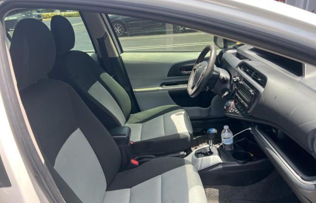 Photo 5 from auction – 2014 TOYOTA PRIUS C with VIN JTDKDTB32E1570315