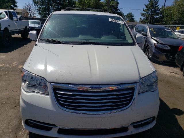 Photo 5 from auction – 2016 CHRYSLER TOWN & COU with VIN 2C4RC1BG4GR104148