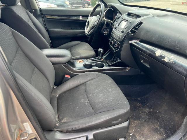 Photo 5 from auction – 2014 KIA SORENTO LX with VIN 5XYKTCA65EG544855