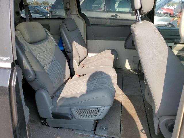 Photo 11 from auction – 2010 CHRYSLER TOWN & COU with VIN 2A4RR2D12AR344569