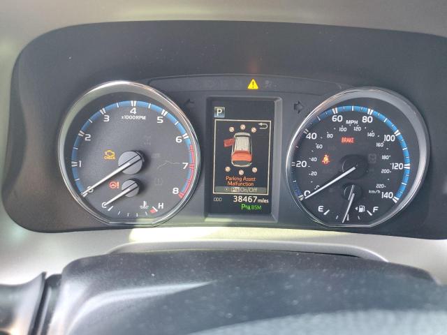 Photo 9 from auction – 2018 TOYOTA RAV4 LIMIT with VIN 2T3YFREV2JW408877
