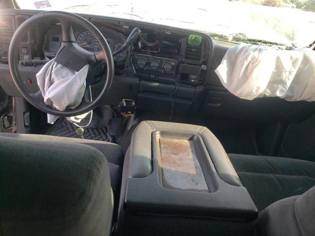 Photo 8 from auction – 2002 CHEVROLET SILVERADO with VIN 2GCEC19V321305419