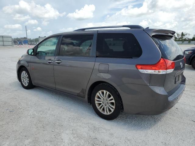 Photo 2 from auction – 2011 TOYOTA SIENNA XLE with VIN 5TDYK3DC1BS148029