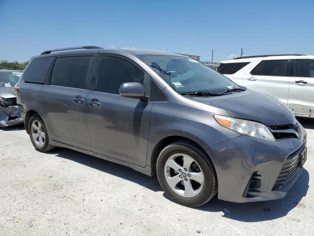 Photo 4 from auction – 2018 TOYOTA SIENNA LE with VIN 5TDKZ3DC3JS929361