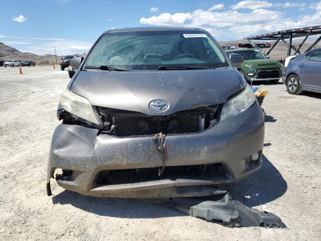 Photo 5 from auction – 2012 TOYOTA SIENNA XLE with VIN 5TDYK3DC2CS223838