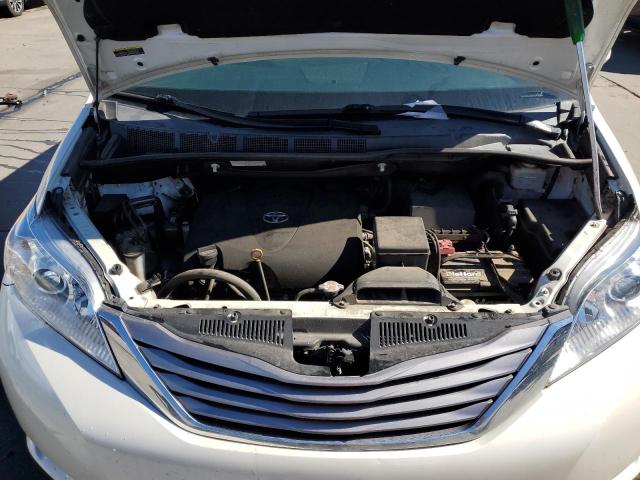 Photo 12 from auction – 2017 TOYOTA SIENNA XLE with VIN 5TDYZ3DC5HS823451