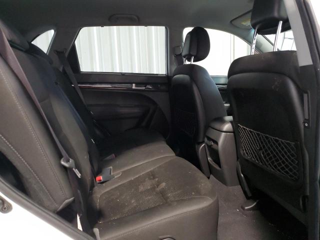 Photo 11 from auction – 2015 KIA SORENTO LX with VIN 5XYKTCA65FG555355