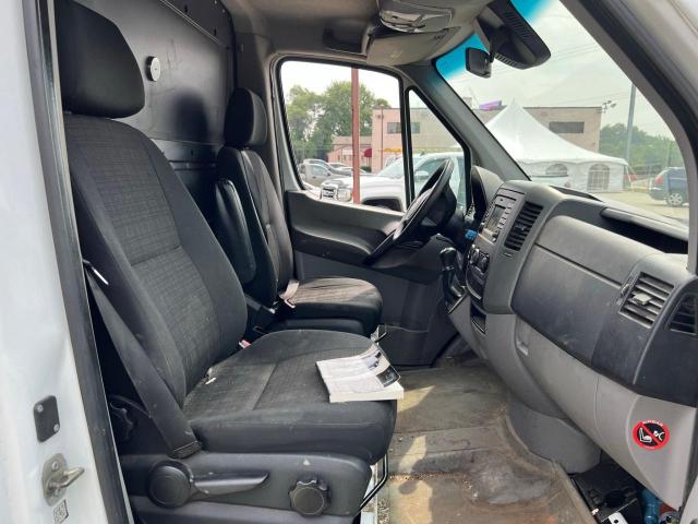 Photo 5 from auction – 2015 MERCEDES-BENZ SPRINTER 2 with VIN WD3PE7CC4FP137757