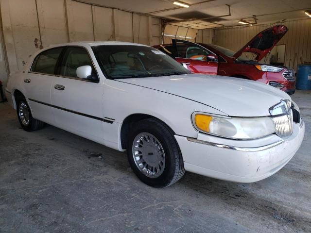 Photo 4 from auction – 2000 LINCOLN TOWN CAR C with VIN 1LNHM83W4YY769471