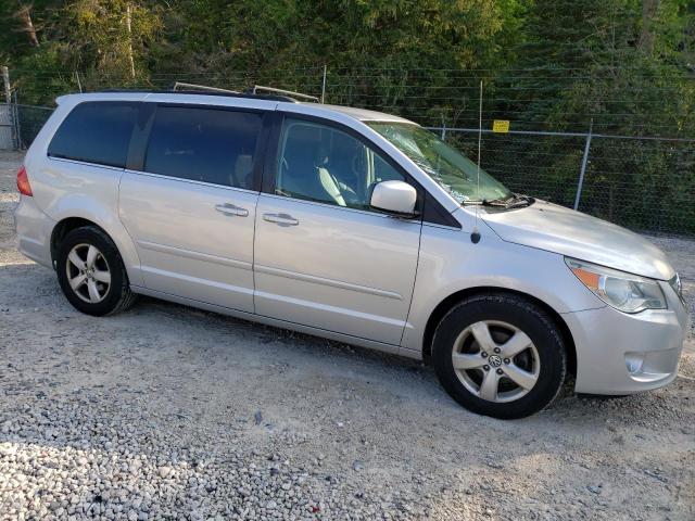 Photo 4 from auction – 2011 VOLKSWAGEN ROUTAN SE with VIN 2V4RW3DG8BR717601