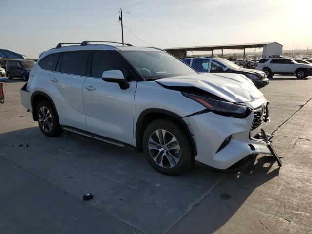 Photo 4 from auction – 2022 TOYOTA HIGHLANDER with VIN 5TDGZRBH5NS223988