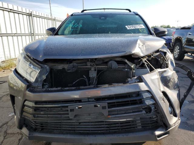 Photo 5 from auction – 2017 TOYOTA HIGHLANDER with VIN 5TDJZRFH4HS470293