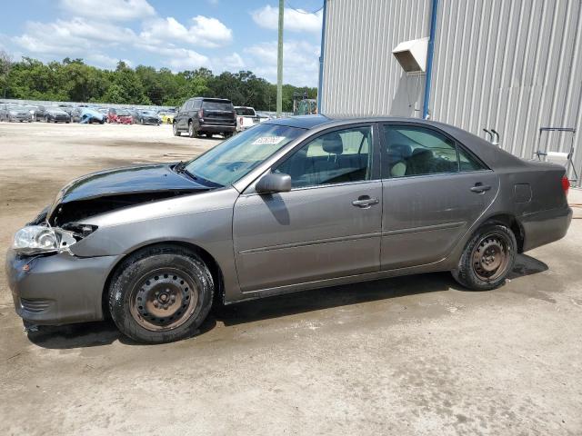 Photo 1 from auction – 2005 TOYOTA CAMRY LE with VIN 4T1BE32K75U957070