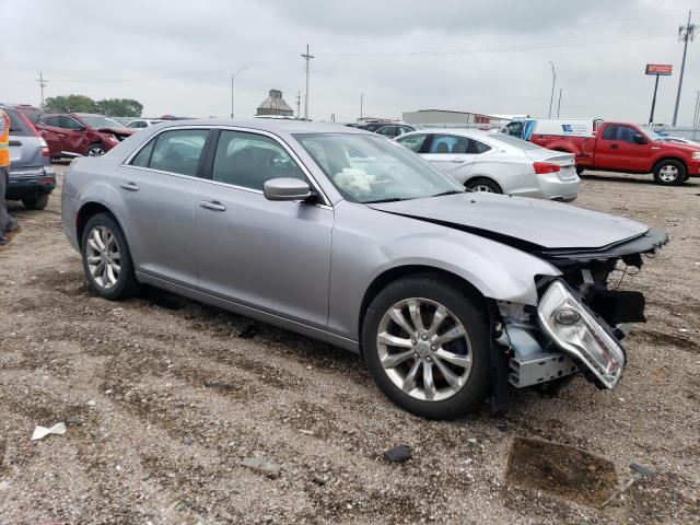 Photo 4 from auction – 2016 CHRYSLER 300 LIMITE with VIN 2C3CCARGXGH270583