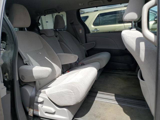 Photo 11 from auction – 2018 TOYOTA SIENNA LE with VIN 5TDKZ3DC6JS938118