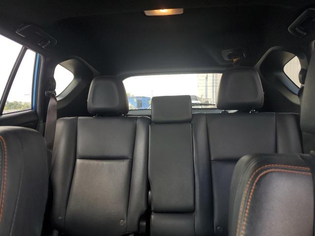 Photo 10 from auction – 2017 TOYOTA RAV4 SE with VIN JTMJFREV4HJ703957