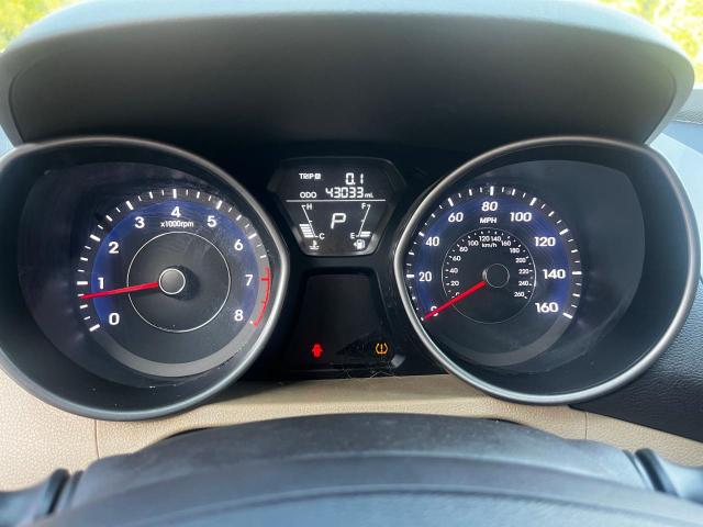 Photo 8 from auction – 2012 HYUNDAI ELANTRA GL with VIN 5NPDH4AE5CH150575