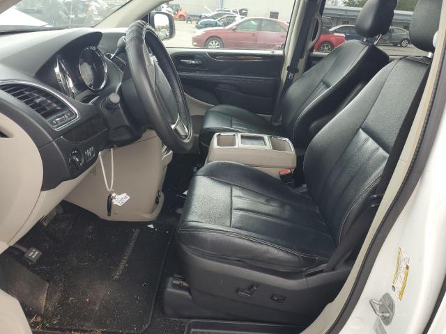 Photo 7 from auction – 2016 CHRYSLER TOWN & COU with VIN 2C4RC1BG2GR155986