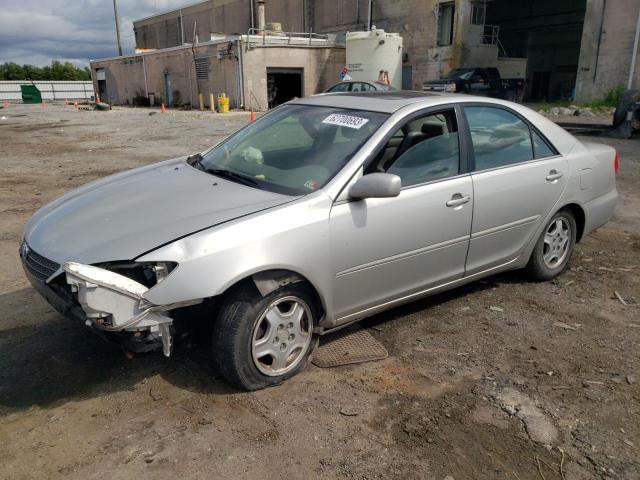 TOYOTA CAMRY LE 2003 with VIN 4T1BF30K03U547837 - Photo from auction