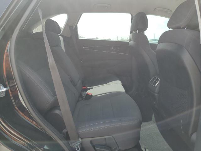 Photo 11 from auction – 2016 KIA SORENTO LX with VIN 5XYPG4A39GG018317