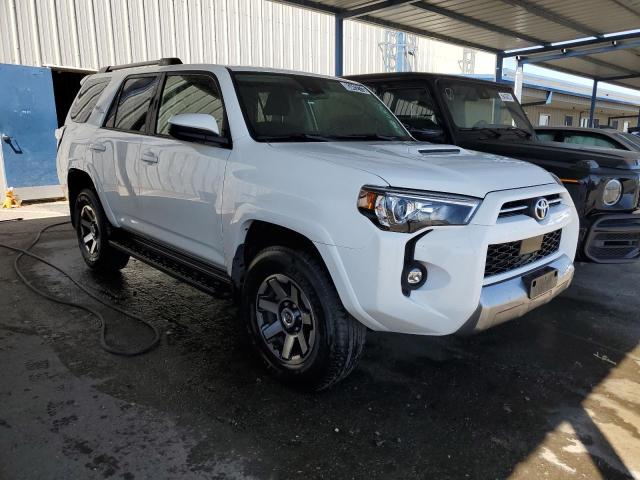 Photo 4 from auction – 2022 TOYOTA 4RUNNER SR with VIN JTEPU5JR2N5992922