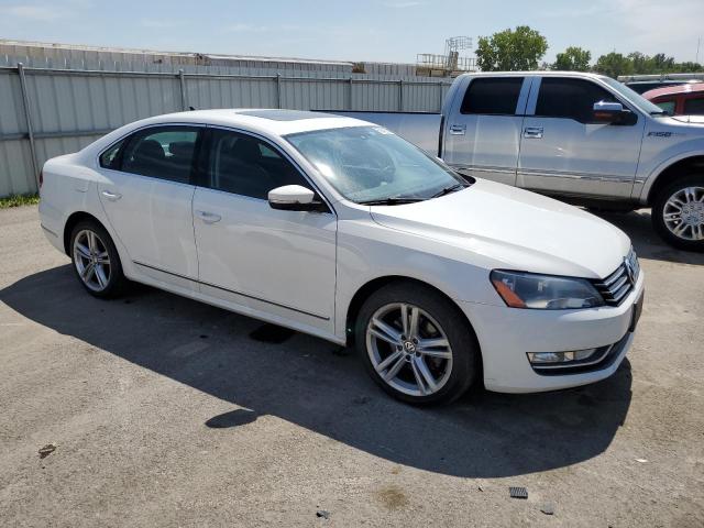 Photo 4 from auction – 2015 VOLKSWAGEN PASSAT SE with VIN 1VWBS7A37FC014289