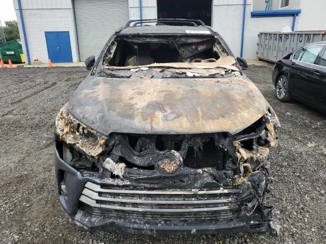 Photo 5 from auction – 2018 TOYOTA HIGHLANDER with VIN 5TDJZRFH9JS497916