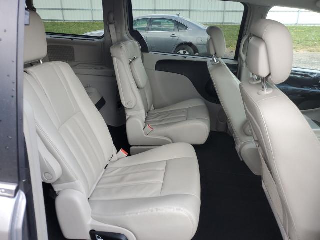 Photo 11 from auction – 2016 CHRYSLER TOWN & COU with VIN 2C4RC1BG2GR253285