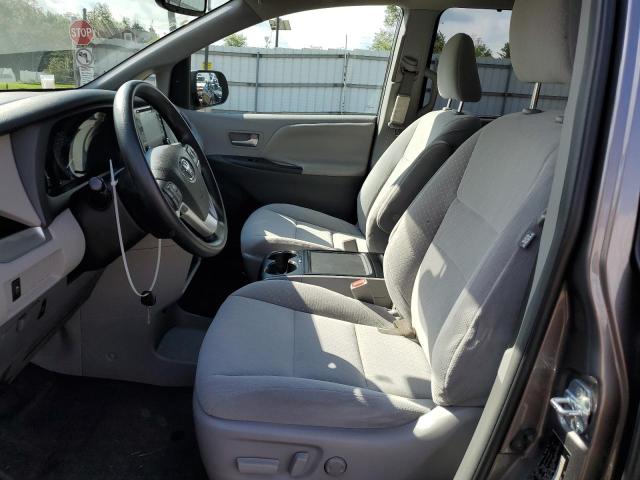 Photo 7 from auction – 2018 TOYOTA SIENNA LE with VIN 5TDKZ3DC2JS956213