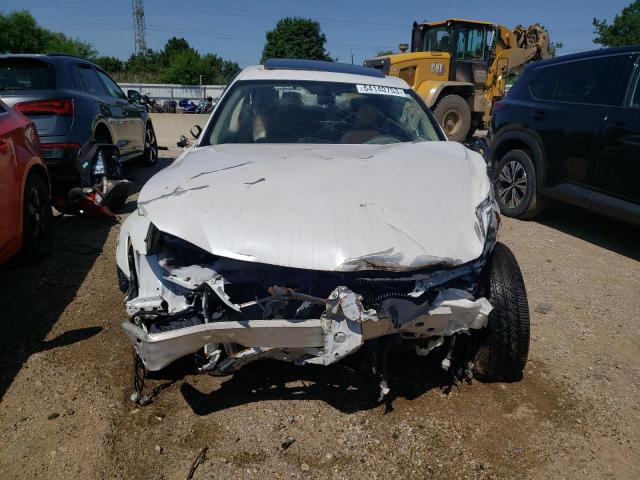 Photo 5 from auction – 2016 LEXUS IS 300 with VIN JTHCM1D26G5010689