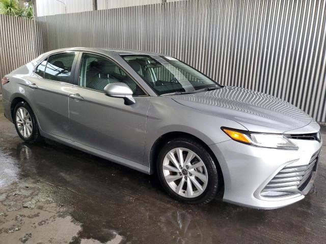 Photo 4 from auction – 2022 TOYOTA CAMRY LE with VIN 4T1C11AK2NU651464