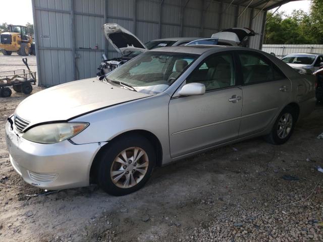TOYOTA CAMRY LE 2005 with VIN 4T1BE32K15U995426 - Photo from auction