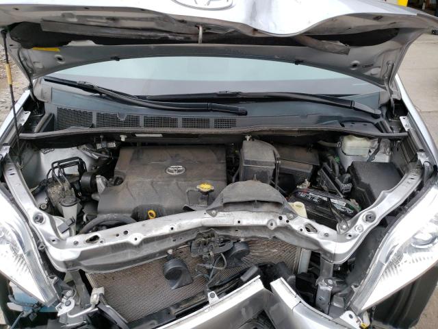 Photo 12 from auction – 2011 TOYOTA SIENNA XLE with VIN 5TDYK3DCXBS157246
