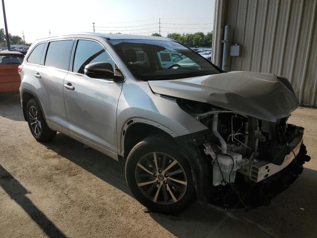 Photo 4 from auction – 2018 TOYOTA HIGHLANDER with VIN 5TDJZRFH6JS823493